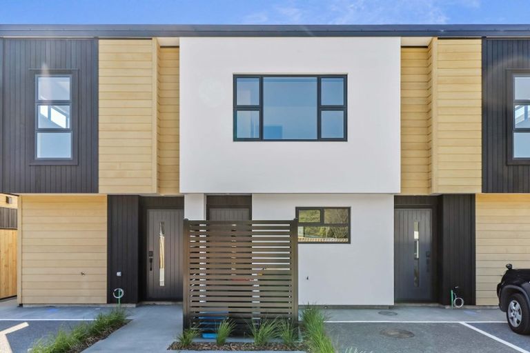 Photo of property in 6/489 Riverside Drive, Fairfield, Lower Hutt, 5011