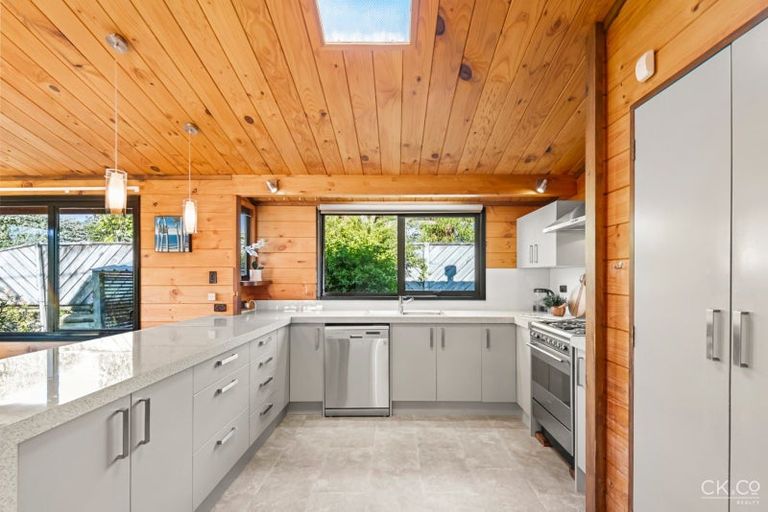 Photo of property in 5 Seymour Grove, Kingsley Heights, Upper Hutt, 5018