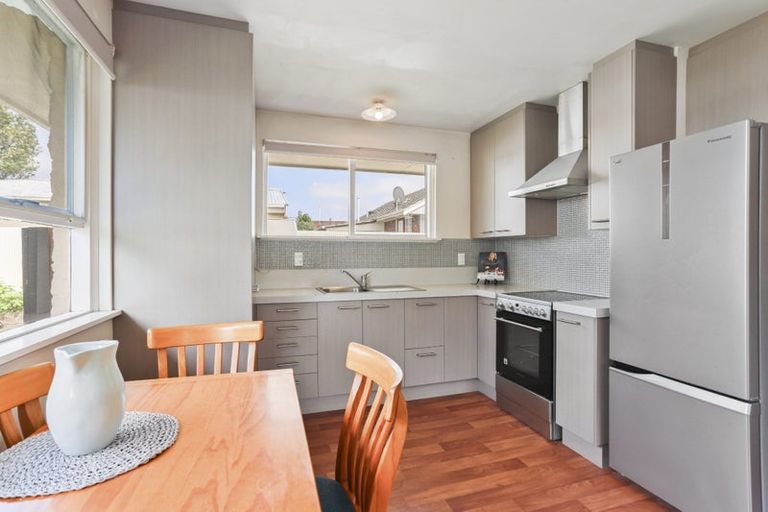 Photo of property in 11 Freebairn Street, Redwood, Christchurch, 8051
