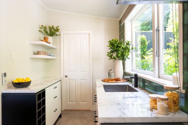 Photo of property in 55 Milton Road, Bluff Hill, Napier, 4110