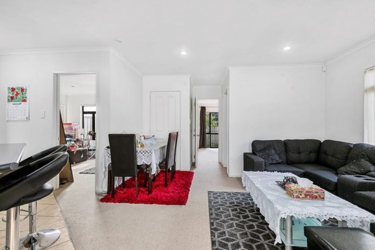 Photo of property in 9 Mcburney Place, Mangere East, Auckland, 2024