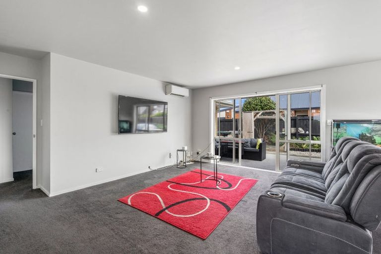 Photo of property in 43 Farnborough Street, Aranui, Christchurch, 8061