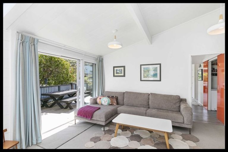 Photo of property in 11a Box Hill, Khandallah, Wellington, 6035