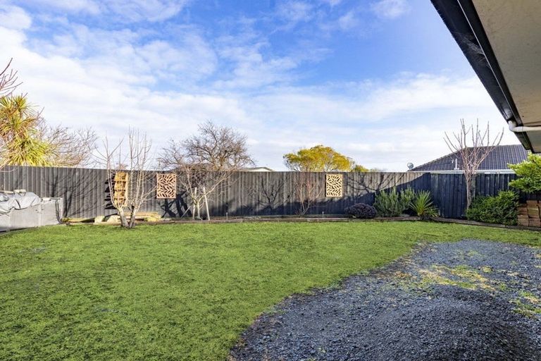 Photo of property in 10 Netley Place, Aranui, Christchurch, 8061