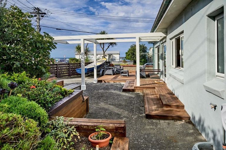 Photo of property in 42 Brighton Street, Island Bay, Wellington, 6023