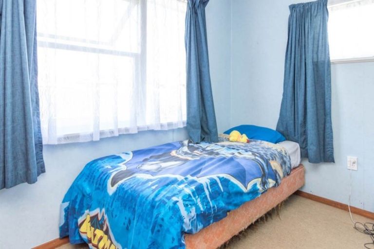 Photo of property in 9 Waterford Place, Westbrook, Palmerston North, 4412