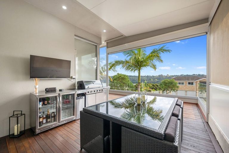Photo of property in 67 Kittiwake Drive, Schnapper Rock, Auckland, 0632