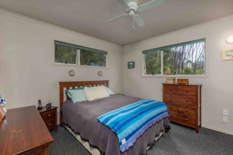 Photo of property in 8 Kaipatiki Rise, Haruru, 0204