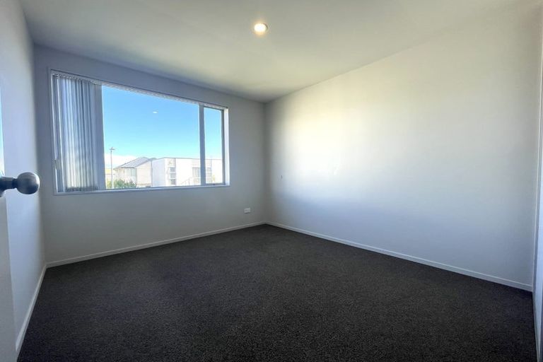 Photo of property in 60 Kuaka Drive, Takanini, 2112