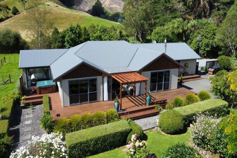 Photo of property in 31c Kakariki Way, Whitemans Valley, Upper Hutt, 5371