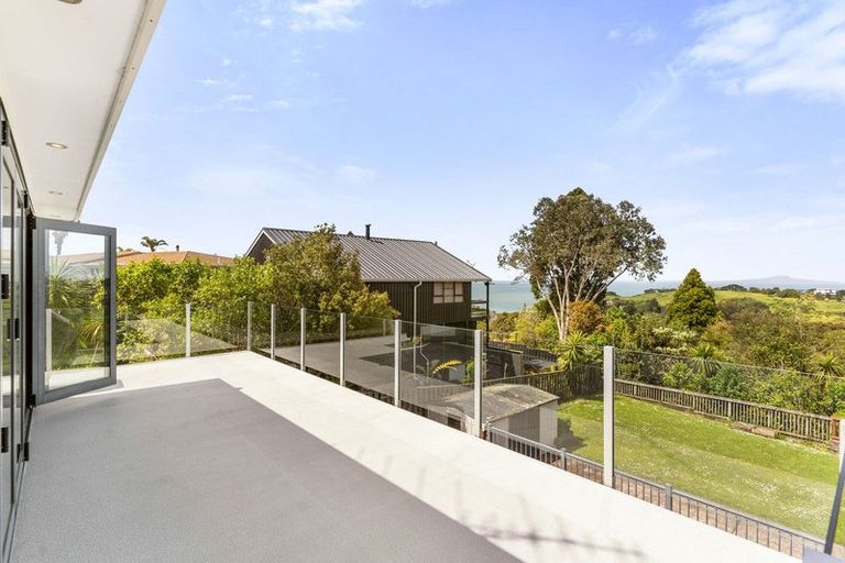 Photo of property in 84 Wade River Road, Stanmore Bay, Whangaparaoa, 0932