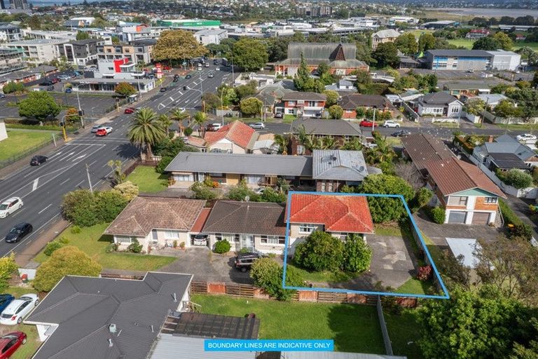 Photo of property in 3/24 Taharoto Road, Takapuna, Auckland, 0622