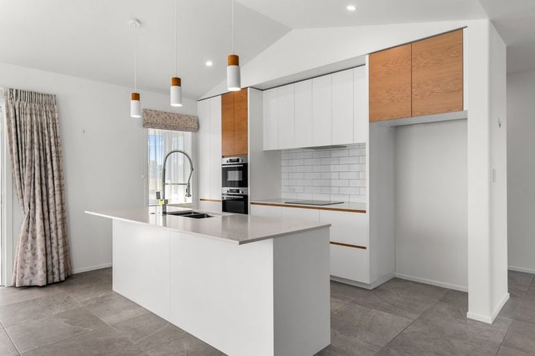 Photo of property in 1 Kermadec Crescent, Waipu, 0510