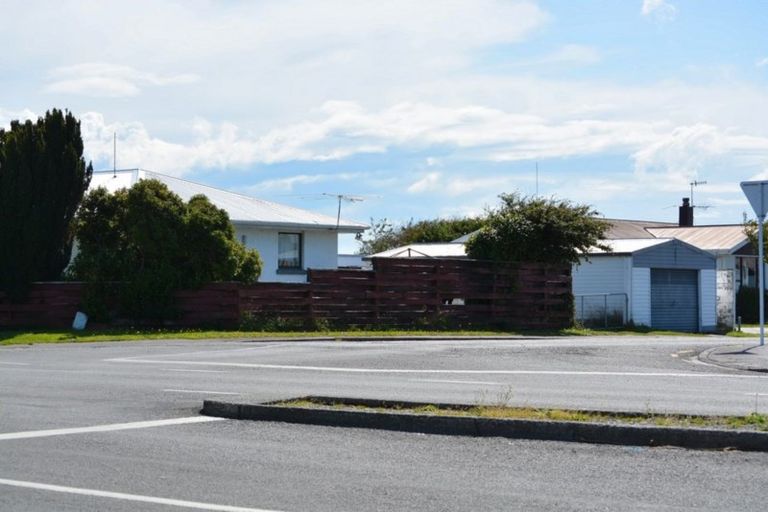 Photo of property in 16 Stirrat Street, Kingswell, Invercargill, 9812