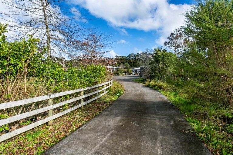 Photo of property in 76 Awa Road, Kumeu, 0891