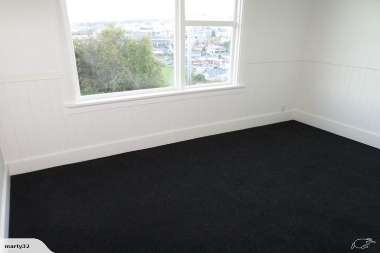 Photo of property in 1 Saint Abbs Place, North Dunedin, Dunedin, 9016