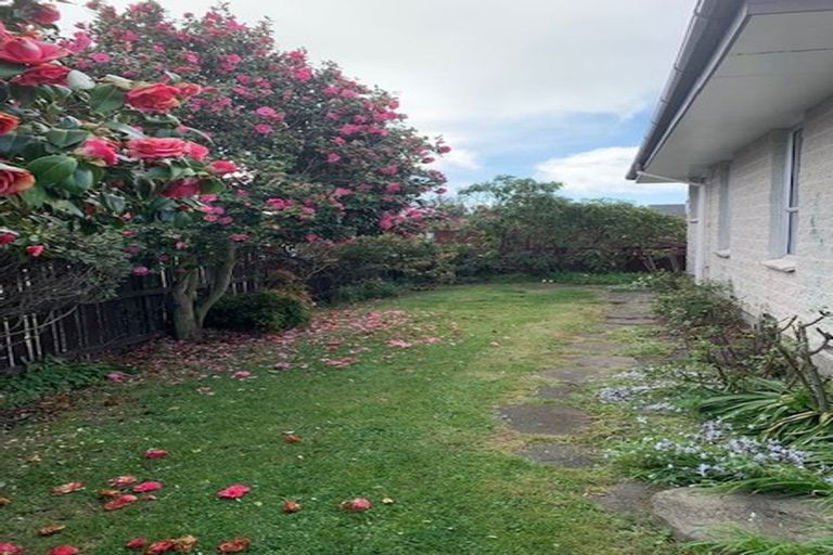 Photo of property in 1/57 Sarabande Avenue, Redwood, Christchurch, 8051