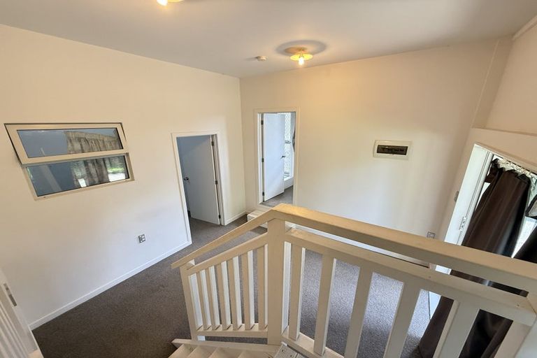 Photo of property in 3 Celeste Place, Totara Vale, Auckland, 0627