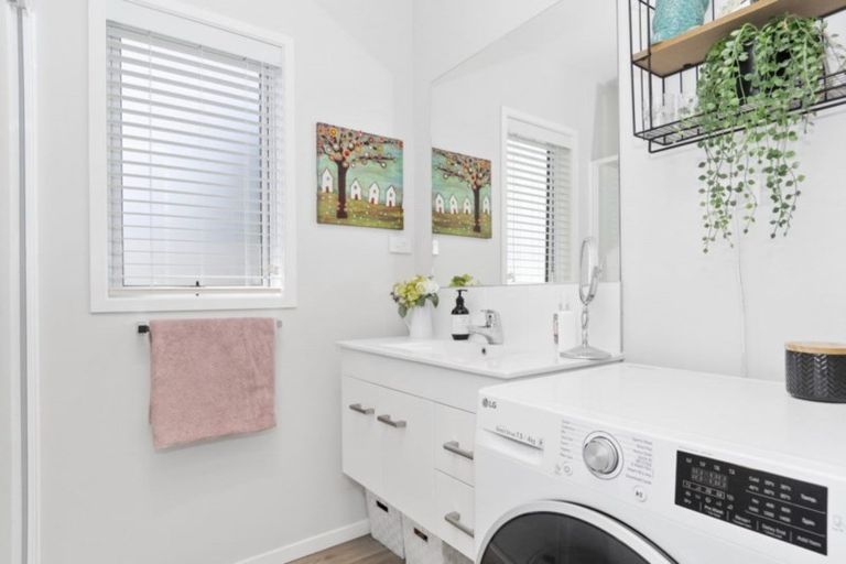 Photo of property in 11 Kamahi Crescent, Papamoa Beach, Papamoa, 3118