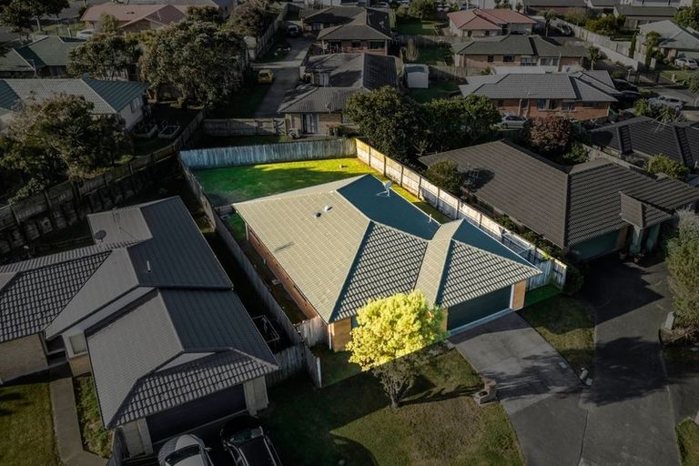 Photo of property in 10 Taatahi Street, Weymouth, Auckland, 2103