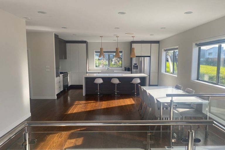 Photo of property in 70 Headland Drive, Long Bay, Auckland, 0630