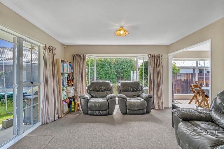 Photo of property in 2/141 Withells Road, Avonhead, Christchurch, 8042