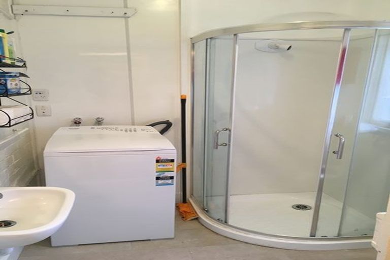 Photo of property in 77 Webb Street, Mount Cook, Wellington, 6011