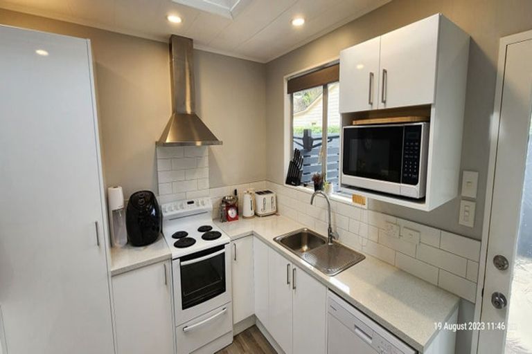 Photo of property in 1/80 Airlie Road, Plimmerton, Porirua, 5026