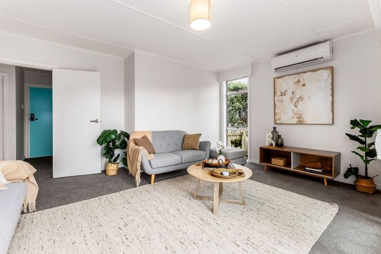 Photo of property in 4 Taupiri Crescent, Titahi Bay, Porirua, 5022