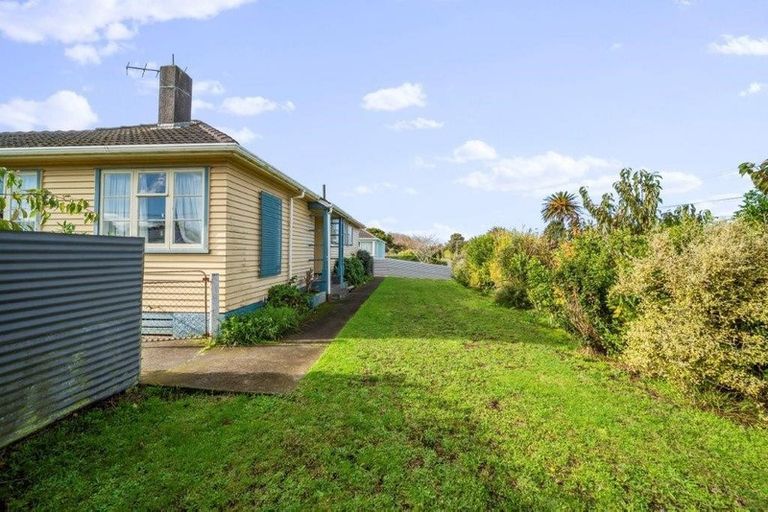 Photo of property in 178 South Road, Hawera, 4610