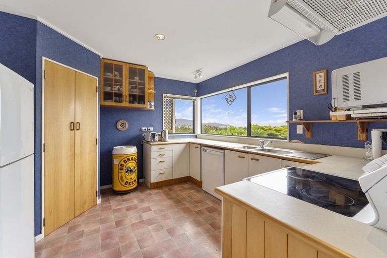 Photo of property in 15 Pine Ridge Terrace, Waikanae Beach, Waikanae, 5036