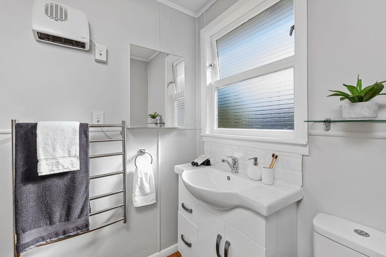 Photo of property in 50 Wyndham Street, Carterton, 5713