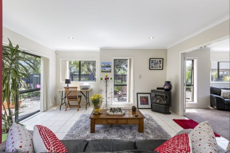 Photo of property in 15a West Hoe Road, Orewa, 0931