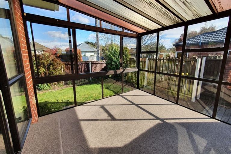 Photo of property in 1/44 Pinehurst Crescent, Russley, Christchurch, 8042