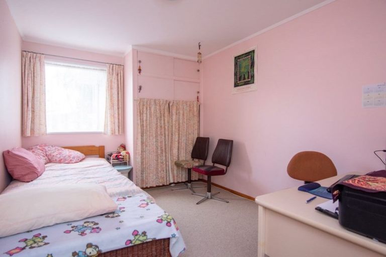 Photo of property in 3 Denyer Place, New Lynn, Auckland, 0600