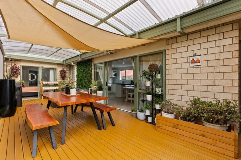 Photo of property in 4 Kumar Place, The Gardens, Auckland, 2105
