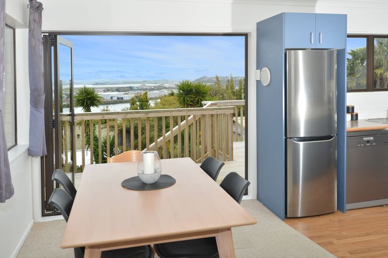 Photo of property in 48 Eureka Place, Parahaki, Whangarei, 0112