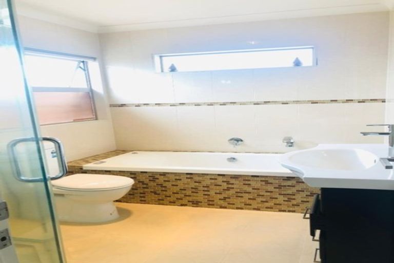 Photo of property in 219 Hill Road, The Gardens, Auckland, 2105