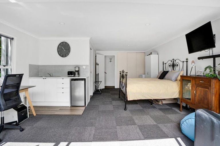 Photo of property in 19 Alberta Road, Glen Avon, New Plymouth, 4312