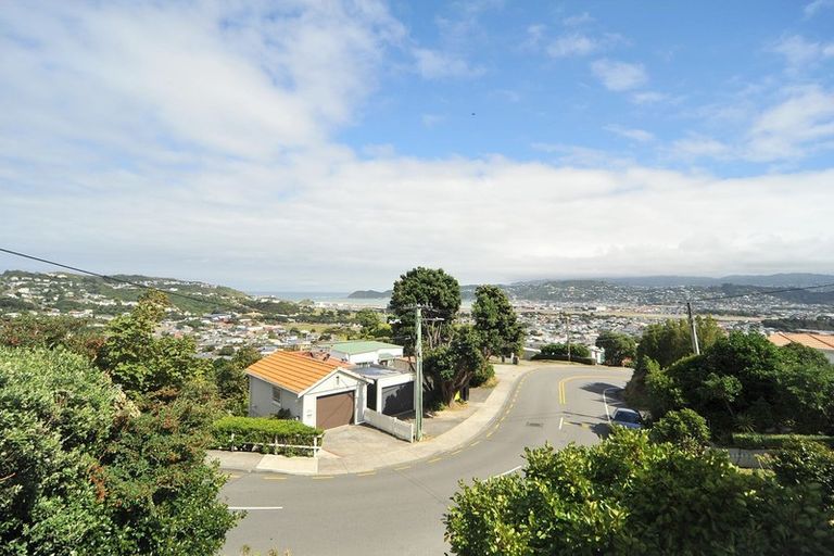 Photo of property in 25 Seatoun Heights Road, Miramar, Wellington, 6022