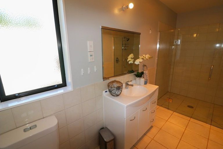 Photo of property in 75 Adelaide Road, Dannevirke, 4978