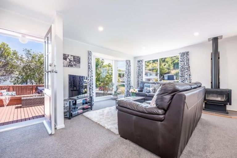 Photo of property in 252 Major Drive, Kelson, Lower Hutt, 5010