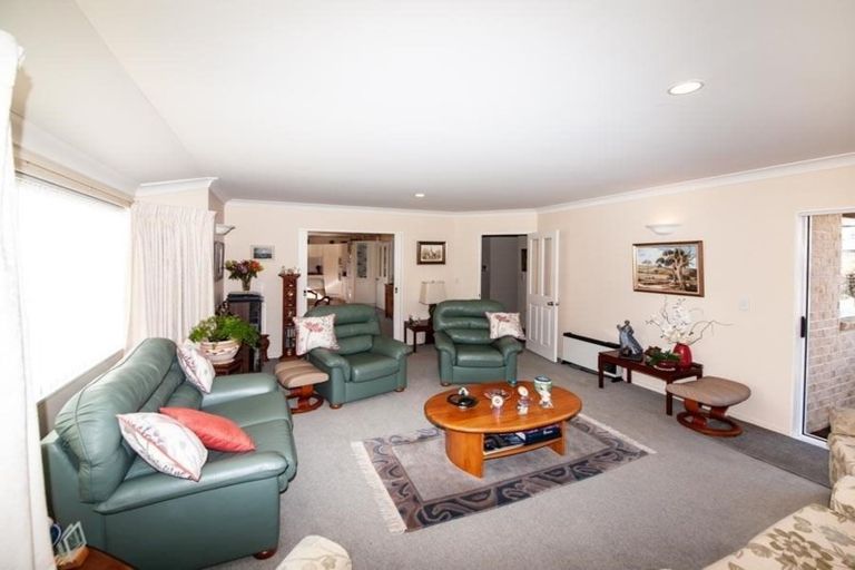 Photo of property in 7 Eastcott Grove, Churton Park, Wellington, 6037