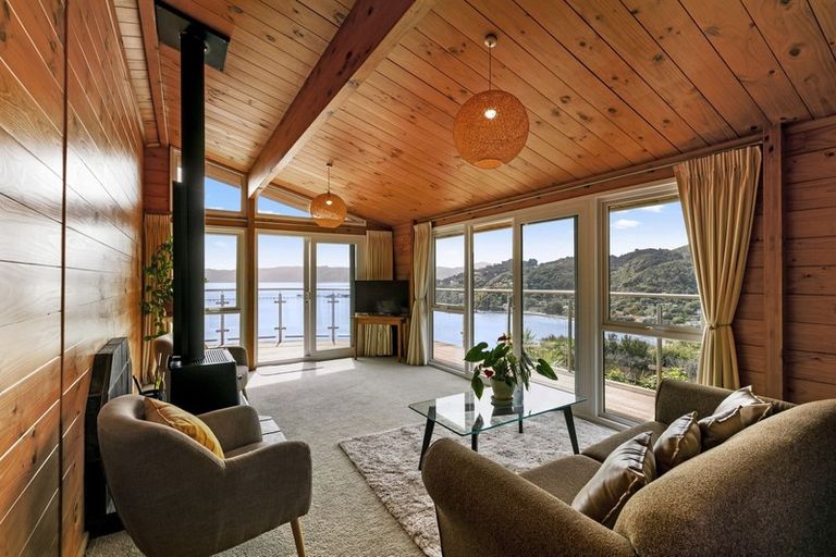 Photo of property in 59 Waitohu Road, York Bay, Lower Hutt, 5013