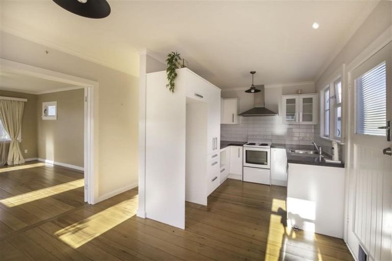 Photo of property in 11 Tripoli Street, Onekawa, Napier, 4110