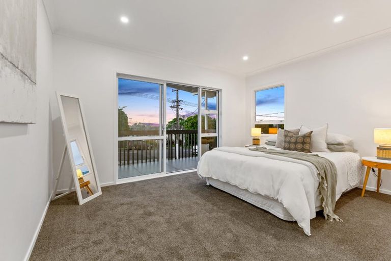 Photo of property in 74 Waimumu Road, Massey, Auckland, 0614