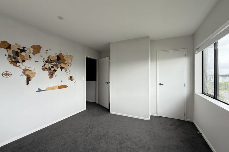 Photo of property in 6 Kearns Drive, Hobsonville, Auckland, 0616
