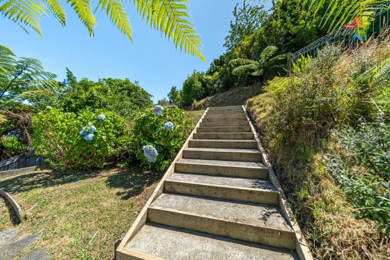Photo of property in 13 Barberry Grove, Maungaraki, Lower Hutt, 5010