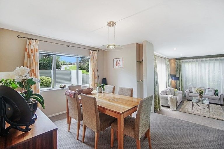 Photo of property in 2 Hawkdun Drive, Flat Bush, Auckland, 2016