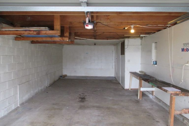 Photo of property in 1 Riverhills Avenue, Pakuranga, Auckland, 2010